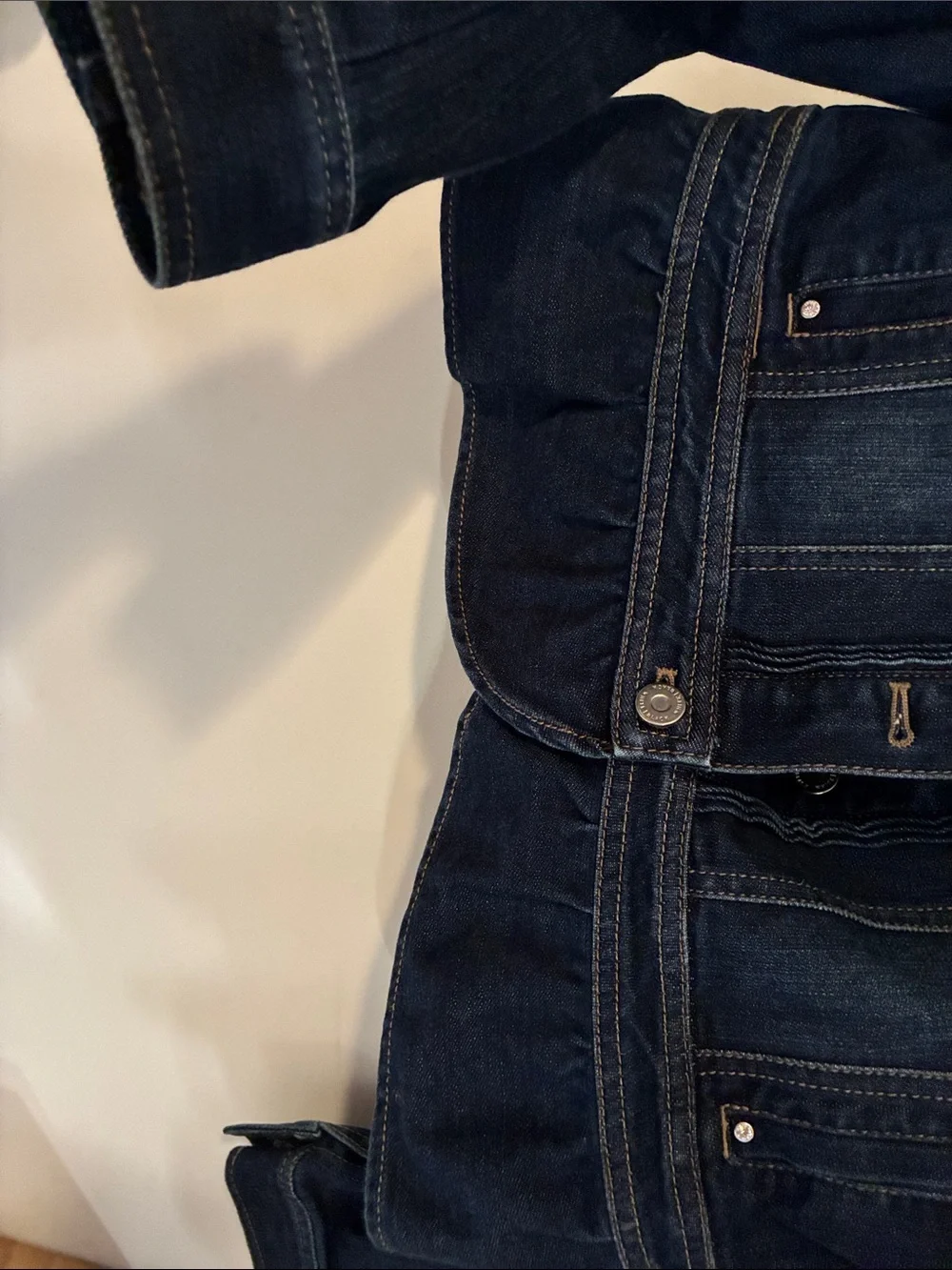 White House Black Market Dark Indigo Ruffle-Collar Denim Jacket - Picture 3 of 7